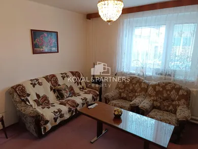 Na predaj 6-izbový dom, 200 m², Hrušovany