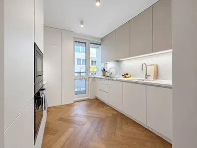 Na predaj 4-izbový byt, 92 m², Bratislava-Staré Mesto, Kozia