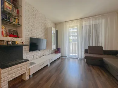 Na predaj 2-izbový byt, 61 m², Bratislava-Rača, Cyprichova