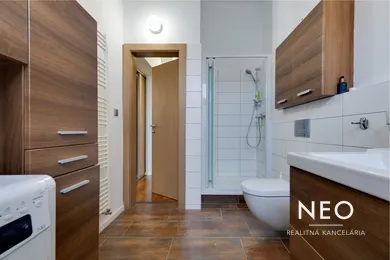 Na predaj 3-izbový byt, 99 m², Trnava, Ulica Hlavná