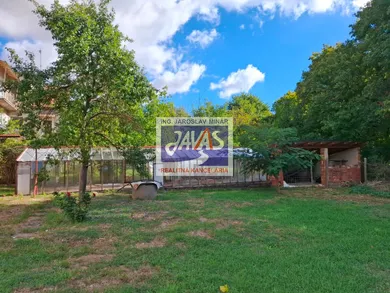 Na predaj 4-izbový dom, 194 m², Trávnica, Za parkom