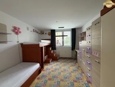 Na predaj 3-izbový byt, 76 m², Piešťany, Adama Trajana