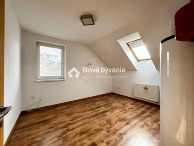 Na predaj 5-izbový byt, 140 m², Bratislava-Ružinov