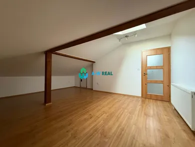Na predaj 3-izbový byt, 86 m², Dunajská Streda