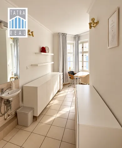 Na prenájom komerčné, 20 m², Bratislava-Staré Mesto