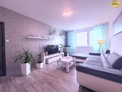 Na predaj 4-izbový byt, 82 m², Levice