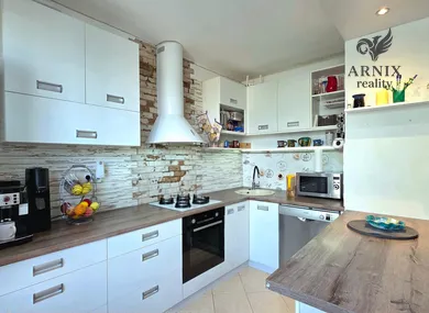 Mieszkania na sprzedaż, 4-pokojowe, Levice · €146 000