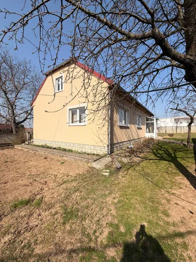 Na predaj 6-izbový dom, 200 m², Unín