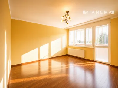 Na predaj 5-izbový byt, 96 m², Nové Mesto nad Váhom, Tematínska 12