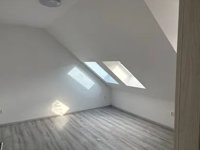 Na prenájom objekt, 90 m², Trnava, Ulica 9. mája