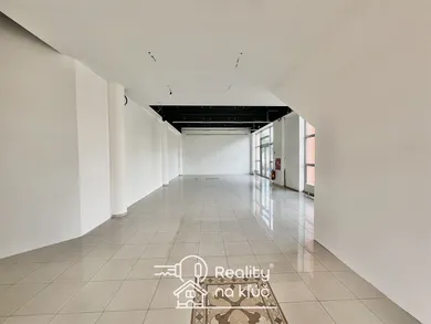 Na prenájom komerčné, 70 m², Nové Zámky, SNP