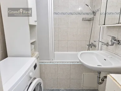 Na predaj 1-izbový byt, 34 m², Bratislava-Petržalka, Lachova