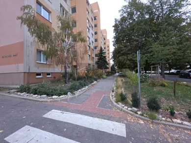 Na prenájom 1-izbový byt, 37 m², Trnava, Ulica Vladimíra Clementisa