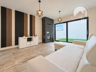 Na predaj 4-izbový dom, 246 m², Kolárovo