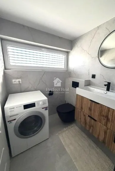 Na prenájom 3-izbový byt, 90 m², Most pri Bratislave