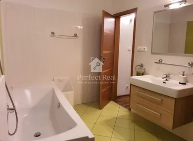 Na prenájom byt v Bratislava-Staré Mesto · €1 000 · Dokončené