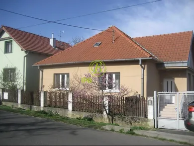 Na predaj dom v Bratislava-Záhorská Bystrica · €390 000 · Čiastočná rekonštrukcia