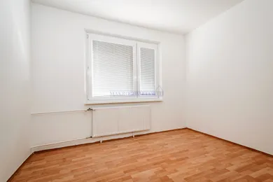 Na predaj 4-izbový byt, 83 m², Fiľakovo, Farská Lúka