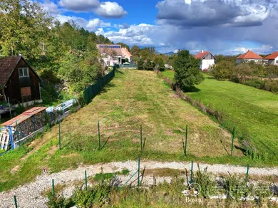 Na predaj pozemok, Skalka nad Váhom