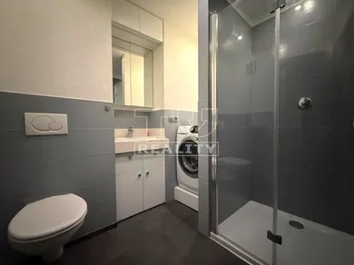 Na prenájom 3-izbový byt, 61 m², Prievidza