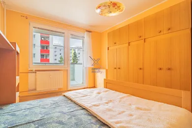 Na predaj 3-izbový byt, 73 m², Vrbové, 6. apríla