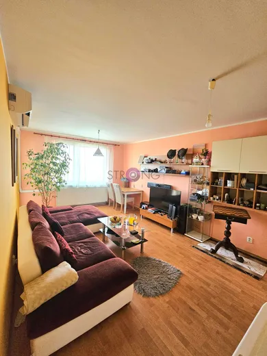 Na predaj 4-izbový byt, 81 m², Dunajská Streda, Smetanov Háj