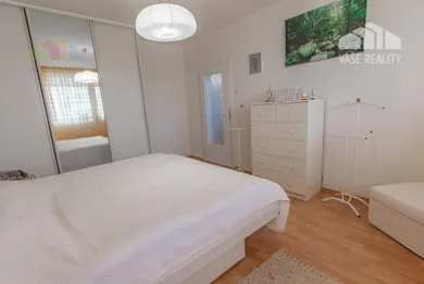 Na prenájom 3-izbový byt, 101 m², Bratislava-Petržalka