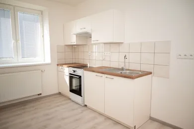 Na predaj objekt, 739 m², Lubina