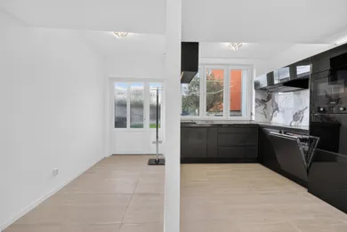 Na predaj 5-izbový dom, 188 m², Pezinok