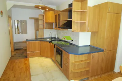 Квартири в оренду, 3-кімнатні, Senica · €620
