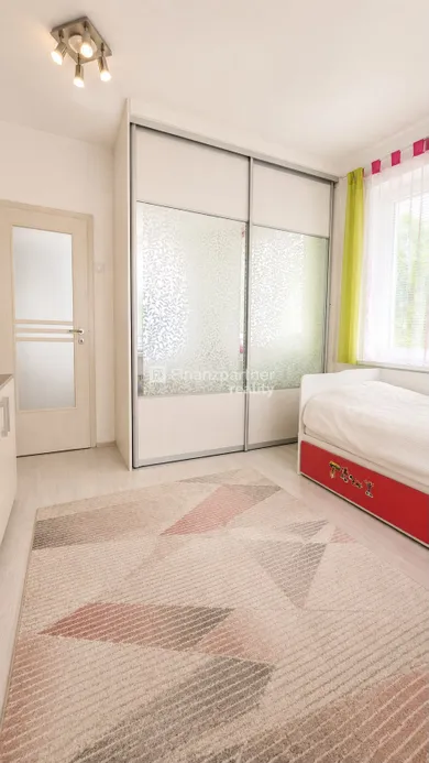 Na predaj 3-izbový byt, 76 m², Bratislava-Ružinov, Niťová