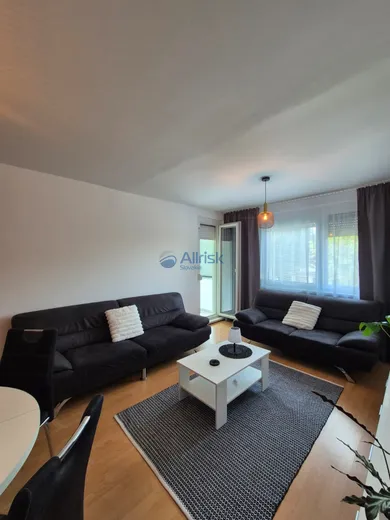 Na prenájom 3-izbový byt, 71 m², Šaľa, Mostová