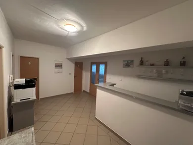 Na prenájom komerčné, 83 m², Prievidza, G. Švéniho