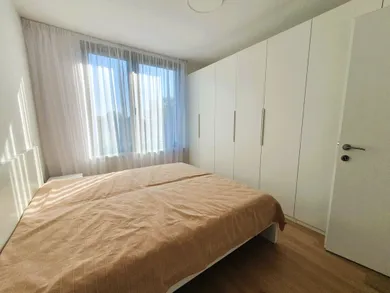 Na prenájom 2-izbový byt, 54 m², Bratislava-Ružinov, Tomášikova