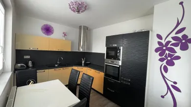 Na prenájom 3-izbový byt, 72 m², Bratislava-Petržalka, Vranovská