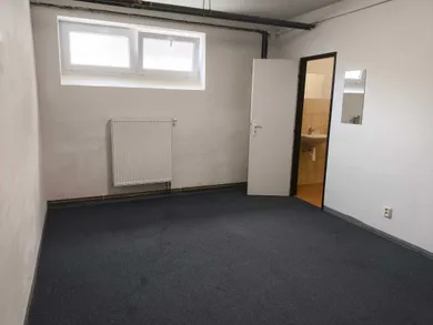 Lokale komercyjne na wynajem, Bratislava-Rača · €197