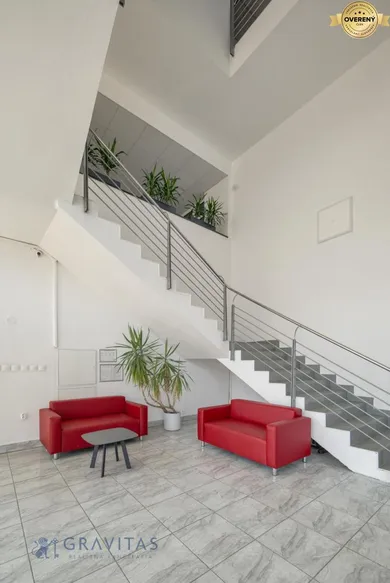 Na prenájom komerčné, 75 m², Bratislava-Nové Mesto, Vajnorská