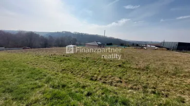 Na predaj pozemok, Brestovec