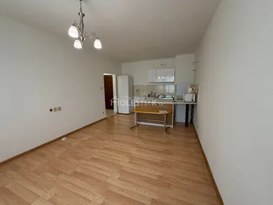 Kiadó lakások, 2-szobás, Čadca · €550