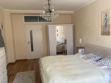 Na prenájom 3-izbový byt, 100 m², Bratislava-Staré Mesto, Rajská