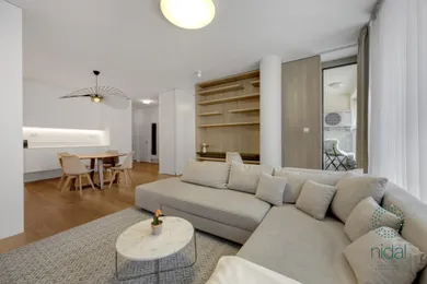 Na prenájom 2-izbový byt, 65 m², Bratislava-Staré Mesto, Cintorínska