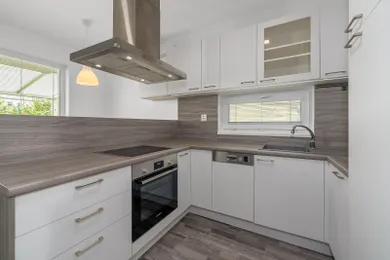 Na predaj 4-izbový dom, 93 m², Ivanka pri Dunaji