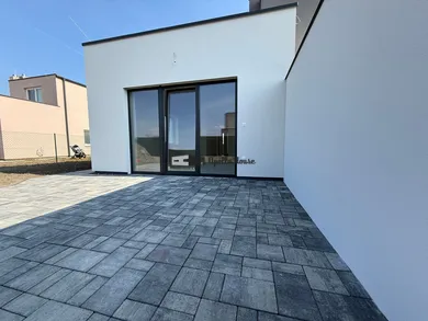 Na predaj 4-izbový dom, 84 m², Hubice