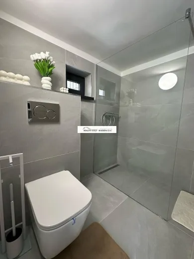 Na prenájom 2-izbový byt, 43 m², Bratislava-Nové Mesto, Vidlicová