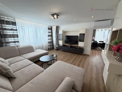Na prenájom 3-izbový byt, 90 m², Bratislava-Staré Mesto