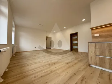 Na prenájom 3-izbový byt, 100 m², Ružomberok, Antona Bernoláka