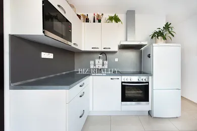 Na predaj 2-izbový byt, 62 m², Dubnica nad Váhom, Centrum I.