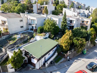 Na predaj 6-izbový dom, 50 m², Bratislava-Dúbravka, Jura Hronca