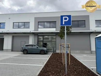 Kiadó kereskedelmi ingatlanok, Senec · €2700