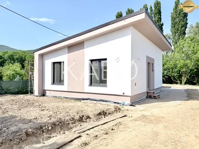 Domy na sprzedaż, Štitáre · €252 000
